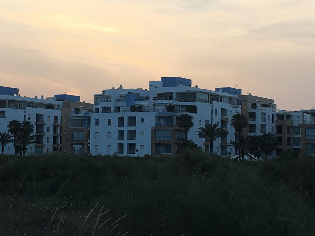 Espectacular Atico Frente Al Mar Apartment Isla del Moral Luaran gambar
